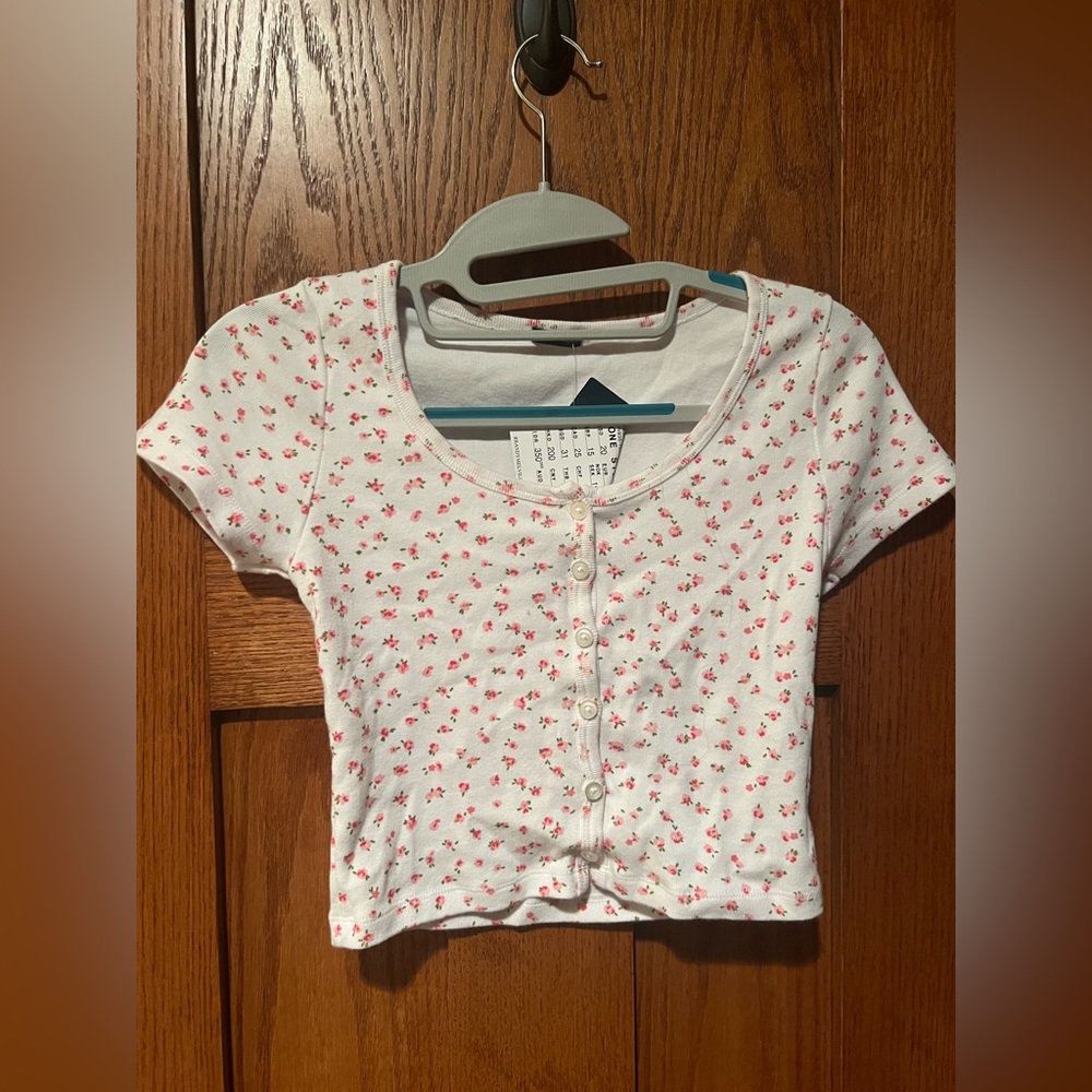 NEVER WORN*** Brandy Melville button up floral top Size-OS